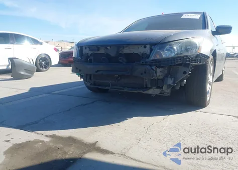 2010 Honda Accord 2.4 Ex-L z USA, uszkodzony, nr VIN 1HGCP2F80AA066353